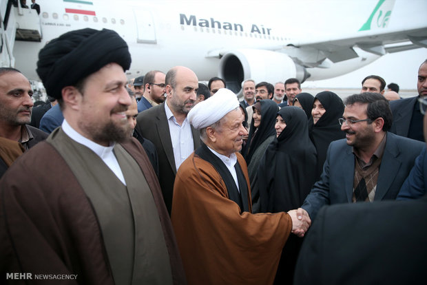 عیادت هاشمی رفسنجانی و سید حسن خمینی از آیت‌الله واعظ طبسی