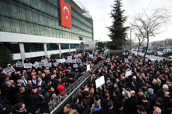 مصادرة صحيفة "زمان" اغتيال حرية الصحافة والديمقراطية في تركيا