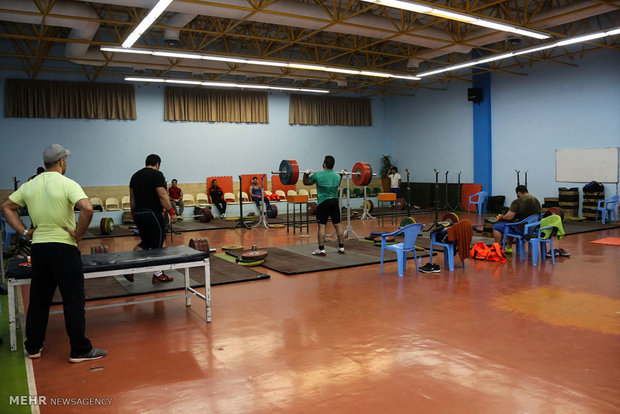 تمرین اردوی تیم ملی وزنه برداری در جزیره کیش