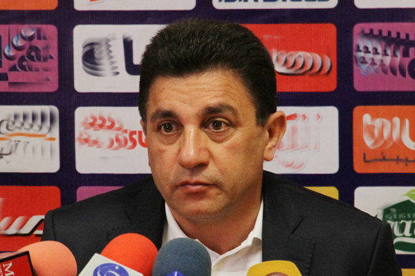 نیمکت تیمملی زبان قلعهنویی را باز کرد / بالاخره به نشست خبری آمد!