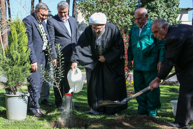 Judiciary head participates in Natl. Arbor Day  