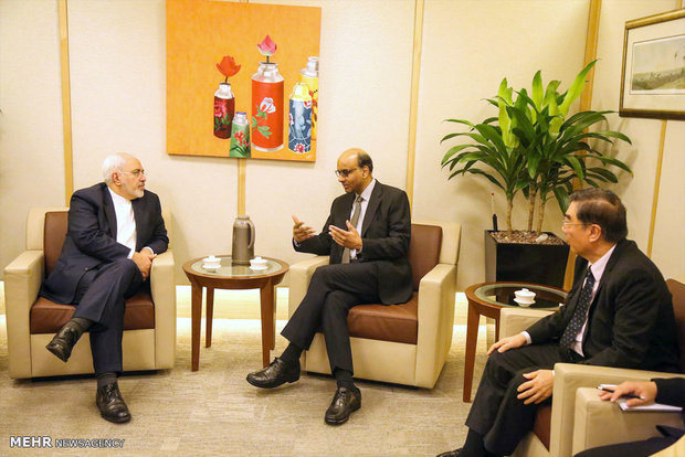 ایرانی وزیر خارجہ کی سینگا پور کے اعلی حکام سے ملاقات