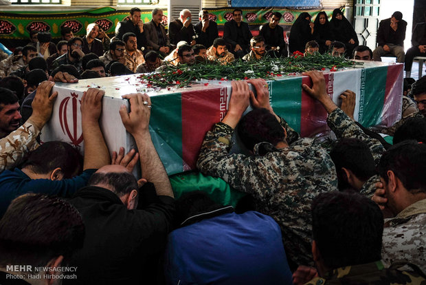 ۲۱ شهید دفاع مقدس در شهرهای خوزستان تشییع شدند