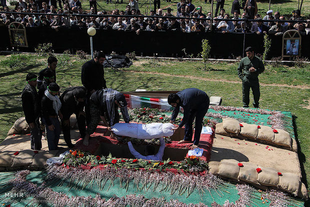 مراسم تشییع و تدفین پیکر مطهر 2 شهید گمنام در شیراز‎