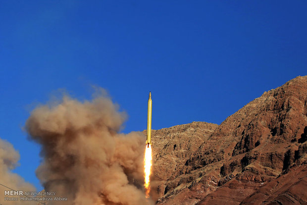 IRGC test fires 2 Qadr H missiles 