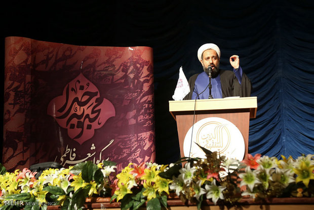 سوگواره شعر فاطمی در قم 