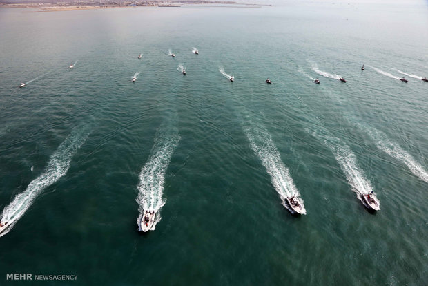 آمریکایی ها از تردد قایق های تندروی سپاه در خلیج فارس هراس دارند