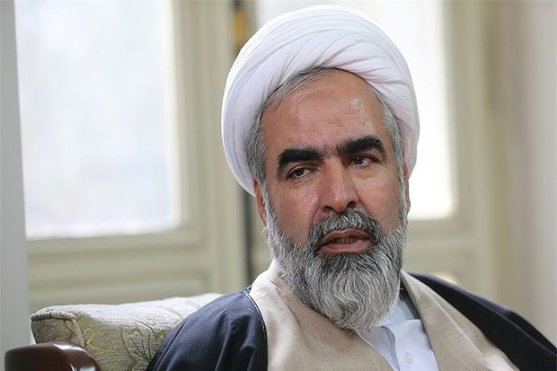 رئيس مركز وثائق الثورة الإسلامية: العقوبات لها آثار إيجابية لإيران