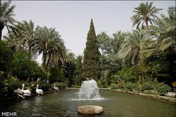 استقبال از بهار و مسافران نوروزی طبس با نصب ۵۲ المان