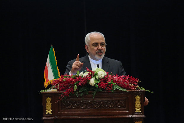 Zarif among gathering of diplomats