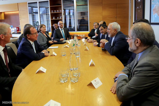 دیدار دکتر ظریف وزیر امور خارجه با موری مک کالی وزیر امور خارجه نیوزیلند