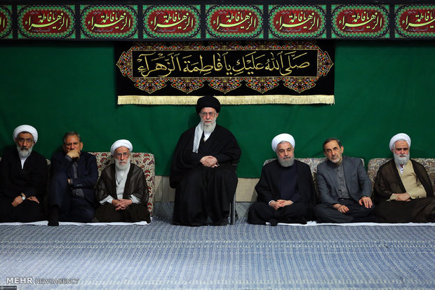 رہبر معظم کی موجودگی میں حسینیہ امام خمینی میں چوتھی شب میں مجلس عزا