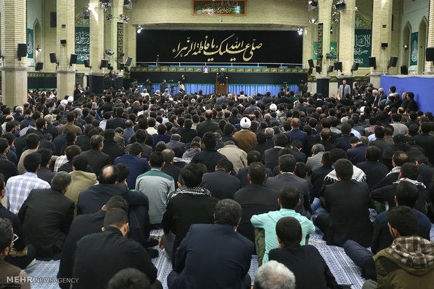 Leader attends Fatemieh mourning session