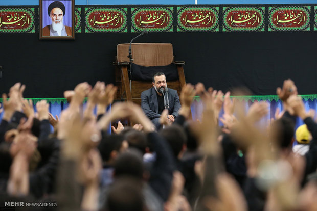 Leader attends Fatemieh mourning session