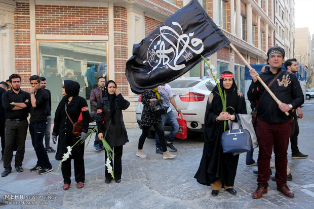 Gathering of Fatemi mourners 