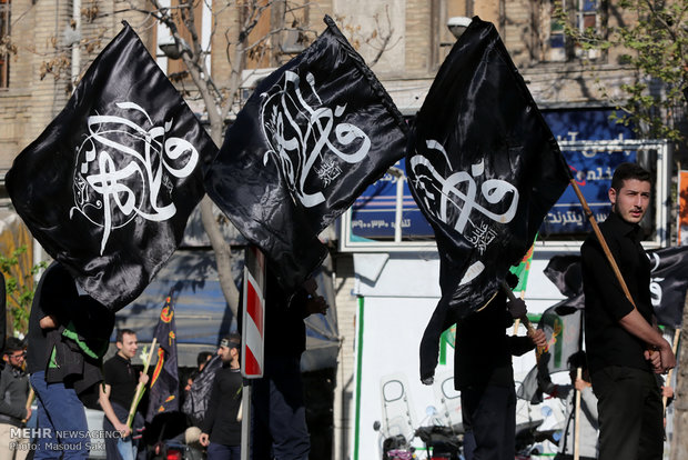 Gathering of Fatemi mourners 