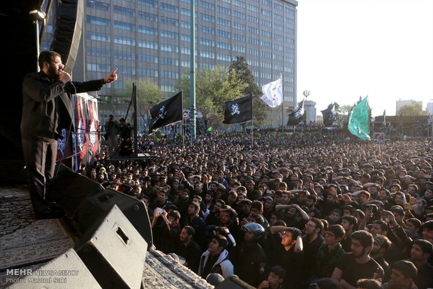 Gathering of Fatemi mourners 