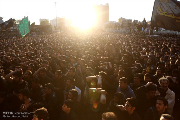 Gathering of Fatemi mourners 