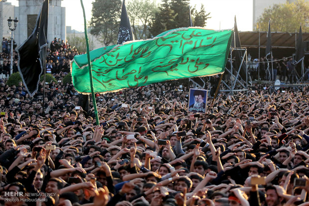 Gathering of Fatemi mourners 