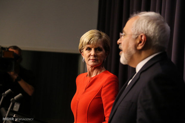 FM Zarif, Australian counterpart meet