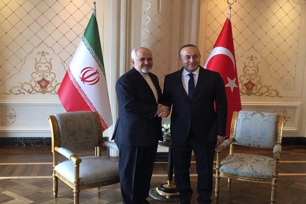 Zarif, Çavuşoğlu ile bir araya geldi Zarif, Çavuşoğlu ile bir araya geldi