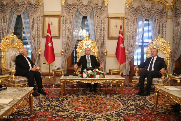 Zarif meets Turkish president, PM in Istanbul