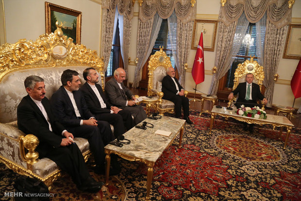 Zarif meets Turkish president, PM in Istanbul