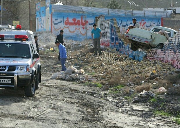 برخورد خودروی وانت با دیوار در مشهد ۲ مجروح بر جای گذاشت