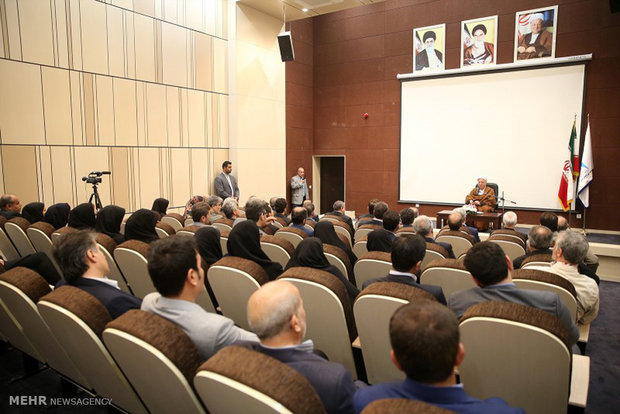 بازدید و افتتاح ساختمان آموزشی دانشگاه آزاد اسلامی واحد بین المللی کیش توسط آیت الله هاشمی رفسنجانی