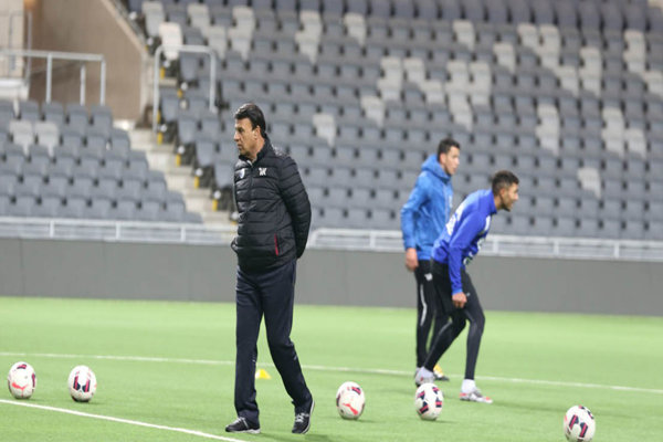 پرویز مظلومی سرمربی تیم فوتبال استقلال