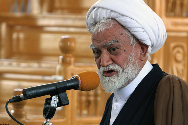 نظام جمهوری اسلامی ایران بر اساس معیارهای اسلام ناب شکل گرفت