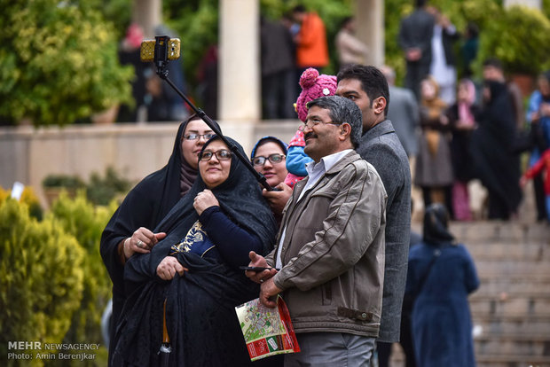 مسافران نوروزی در سعدیه و حافظیه شیراز‎