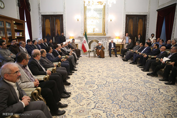 دیدار جمعی وزرا،معاونان رئیس جمهور،کارگزاران نظام و نمایندگان مجلس با آیت الله هاشمی رفسنجانی