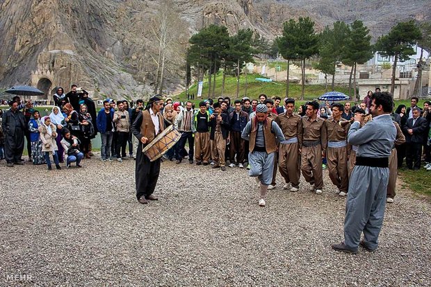 Taq Bostan 