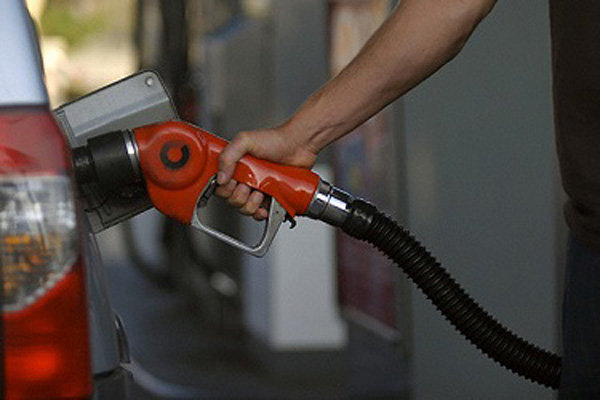 عرضه بنزین یورو ۴ در ۱۵ کلانشهر/ تولید بنزین پاک ۲ برابر می‌شود