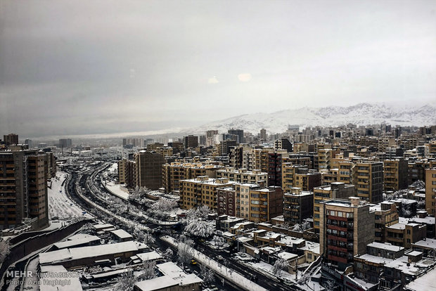 هطول الثلج في مدينة تبريز