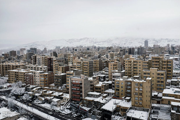 هطول الثلج في مدينة تبريز