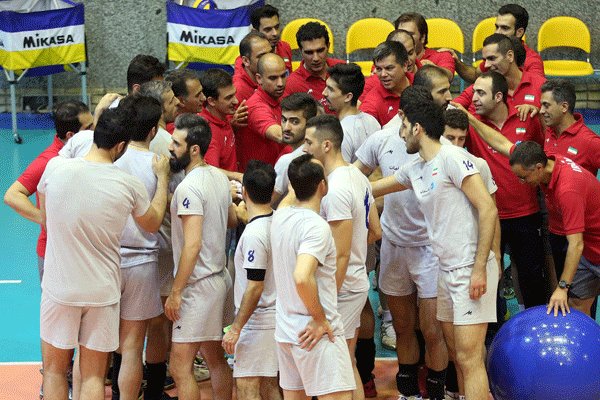 Iran national team starts training with new couch Lozano