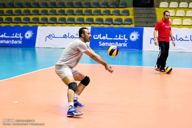 Iran national team starts training with new couch Lozano