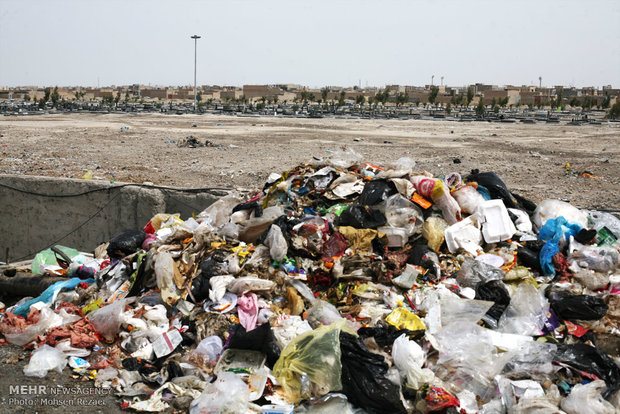 انباشت بسیار زیاد زباله و آلودگی شدید زیست محیطی در حومه شهر زابل و قبرستان شهر