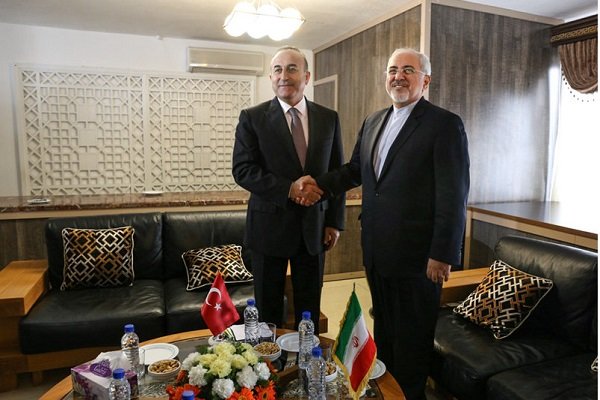Zarif ve Çavuşoğlu görüştü Zarif ve Çavuşoğlu görüştü