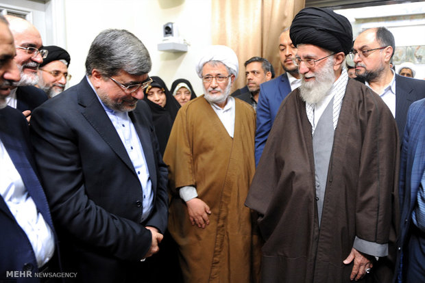 استقبال قائد الثورة آية الله الخامنئي جمعا من مسؤولي الجمهورية الاسلامية بمناسبة النيروز