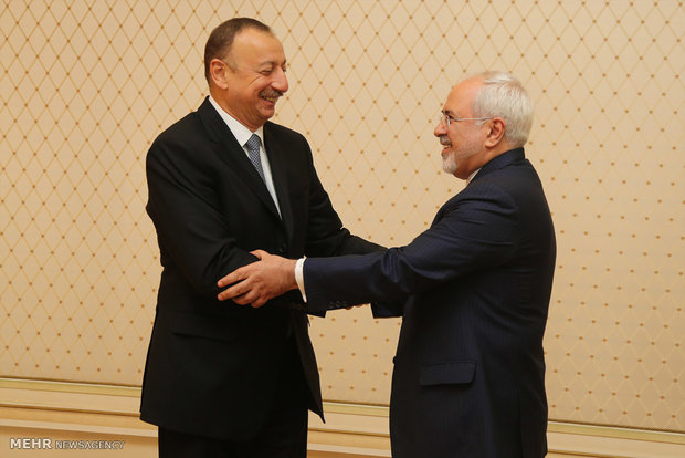 Zarif meets with Azerbaijan's Aliyev in Baku