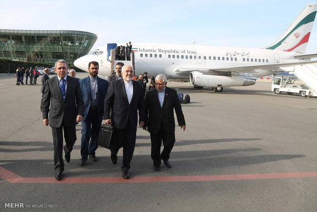 Zarif arrives at Baku airport