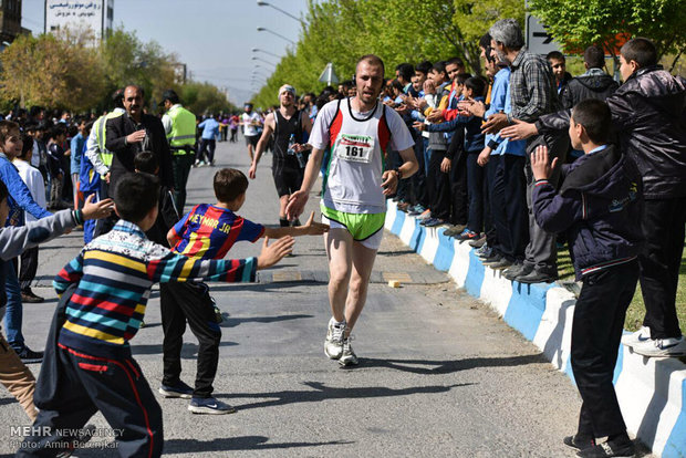 Iran’s Persepolis Historical Complex hosts first intl. marathon