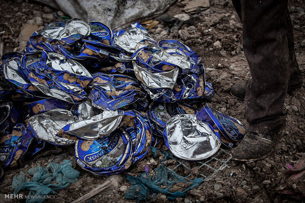 زندگی کودکان عراقی در میان زباله ها