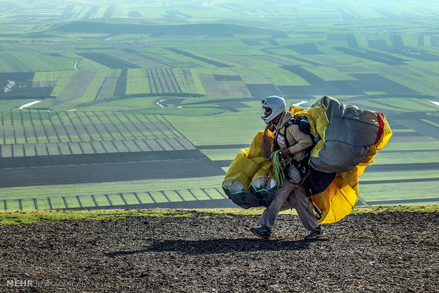 Paragliding in Kermanshah