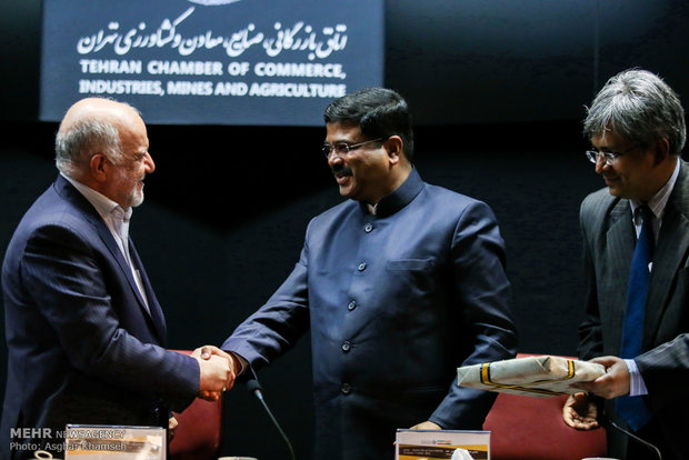 Iran, India mins. hold joint presser