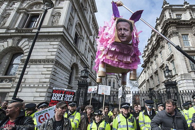 تظاهرات علیه نخست وزیر انگلیس‎