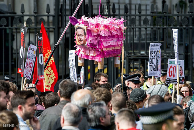 تظاهرات علیه نخست وزیر انگلیس‎
